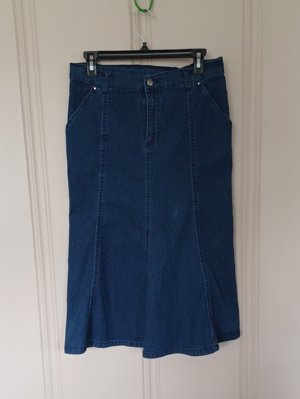 Southern Lady Indigo Denim Flared  W-6 Petite Skirt With Front Pockets